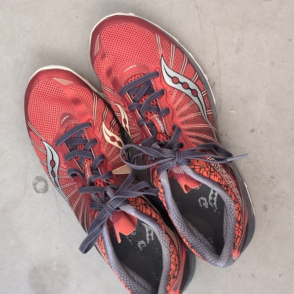 Saucony Women's Red Lightweight Running Shoes Size 10 - Picture 3 of 8